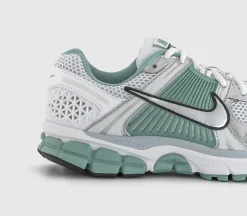 Zoom Vomero 5 Trainers