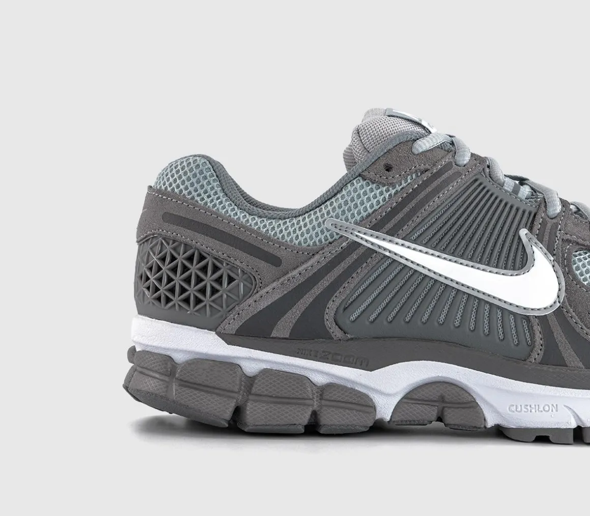 Zoom Vomero 5 Trainers