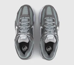 Zoom Vomero 5 Trainers