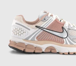 Zoom Vomero 5 Trainers